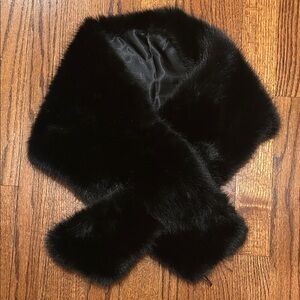 NWOT Elegant Black Faux Fur Scarf